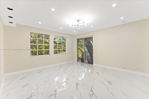 Condo in Aventura, Florida, 3 bedrooms  № 1037395 - photo 7