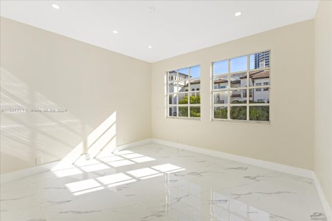 Condo in Aventura, Florida, 3 bedrooms  № 1037395 - photo 14