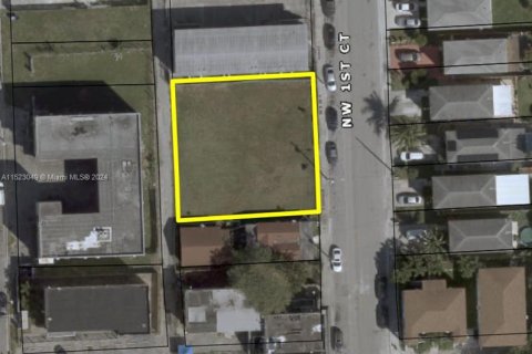 Commercial property in Miami, Florida № 1037394 - photo 1