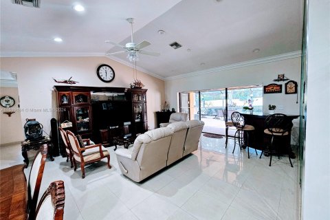 Villa ou maison à vendre à Tamarac, Floride: 3 chambres, 172.98 m2 № 1037365 - photo 5