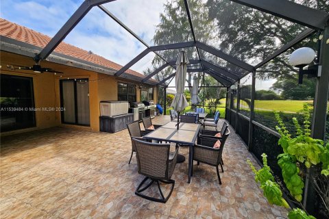 Villa ou maison à vendre à Tamarac, Floride: 3 chambres, 172.98 m2 № 1037365 - photo 25