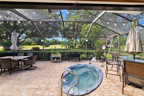 Villa ou maison à vendre à Tamarac, Floride: 3 chambres, 172.98 m2 № 1037365 - photo 24