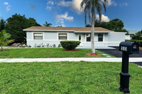 Villa ou maison à vendre à Deerfield Beach, Floride: 4 chambres, 126.72 m2 № 1352159 - photo 1