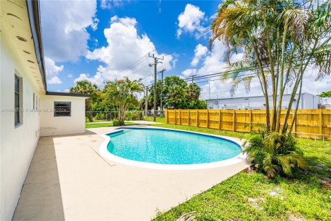 Casa en venta en Fort Lauderdale, Florida, 4 dormitorios, 134.06 m2 № 1352158 - foto 25