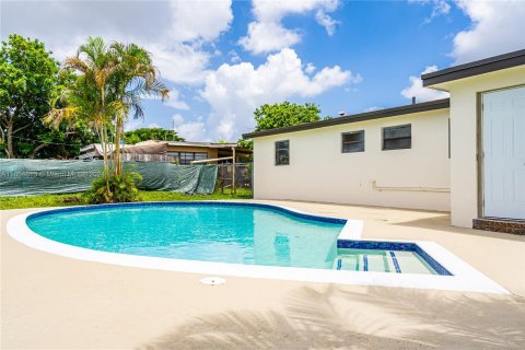 Casa en venta en Fort Lauderdale, Florida, 4 dormitorios, 134.06 m2 № 1352158 - foto 26