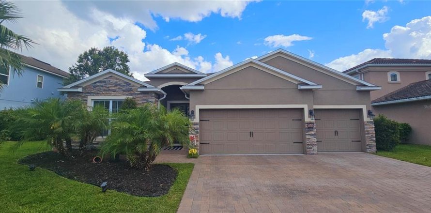 House in Davenport, Florida 4 bedrooms, 220.92 sq.m. № 1267840