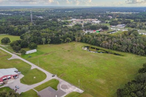 House in Lakeland, Florida 2 bedrooms, 166.11 sq.m. № 1390631 - photo 1