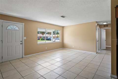 House in New Port Richey, Florida 3 bedrooms, 129.88 sq.m. № 1342933 - photo 6