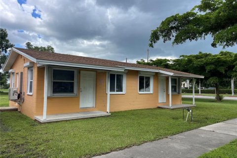 Immobilier commercial à vendre à Punta Gorda, Floride: 12 chambres, 438.5 m2 № 1342902 - photo 4