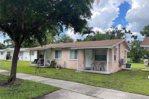 Propiedad comercial en venta en Punta Gorda, Florida, 12 dormitorios, 438.5 m2 № 1342902 - foto 3