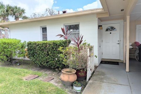 House in Bradenton, Florida 2 bedrooms, 94.39 sq.m. № 1352426 - photo 1