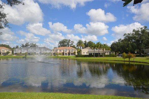 Townhouse in Tampa, Florida 3 bedrooms, 172.05 sq.m. № 1352485 - photo 3