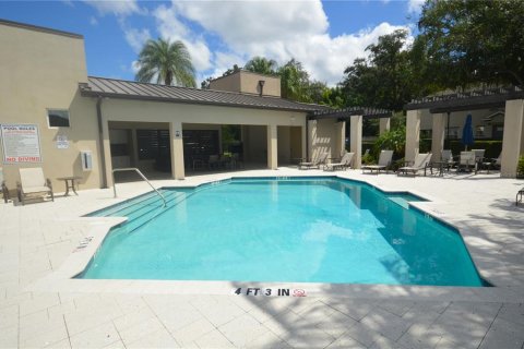 Townhouse in Tampa, Florida 3 bedrooms, 172.05 sq.m. № 1352485 - photo 22