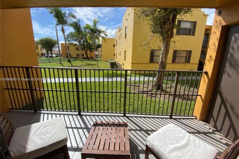 Condo in Sweetwater, Florida, 3 bedrooms  № 1044665 - photo 20