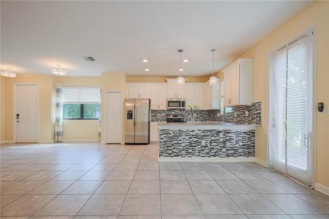 Townhouse in Davenport, Florida 4 bedrooms, 208.66 sq.m. № 1323263 - photo 6