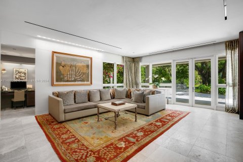 Casa en venta en Coral Gables, Florida, 5 dormitorios, 860.83 m2 № 1029821 - foto 11