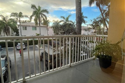 Condominio en venta en Dania Beach, Florida, 2 dormitorios, 94.76 m2 № 1077323 - foto 1