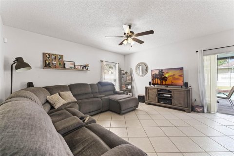 Casa en venta en Orlando, Florida, 4 dormitorios, 179.49 m2 № 1387220 - foto 11