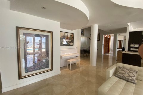 Casa en venta en Miami Beach, Florida, 5 dormitorios, 431.53 m2 № 1237126 - foto 26