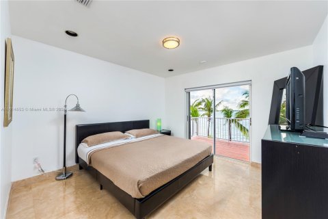 Casa en venta en Miami Beach, Florida, 5 dormitorios, 431.53 m2 № 1237126 - foto 8