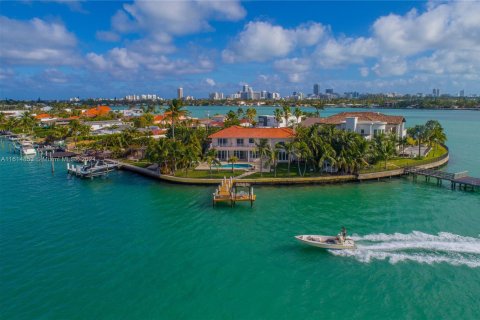 Casa en venta en Miami Beach, Florida, 5 dormitorios, 431.53 m2 № 1237126 - foto 13