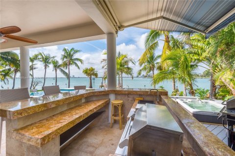 Casa en venta en Miami Beach, Florida, 5 dormitorios, 431.53 m2 № 1237126 - foto 27