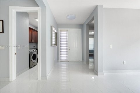 Casa en venta en Miramar, Florida, 5 dormitorios, 257.43 m2 № 1240775 - foto 18