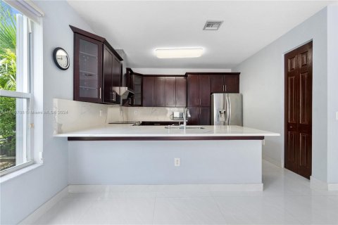 Casa en venta en Miramar, Florida, 5 dormitorios, 257.43 m2 № 1240775 - foto 15