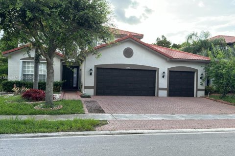 Villa ou maison à vendre à Miramar, Floride: 5 chambres, 257.43 m2 № 1240775 - photo 2