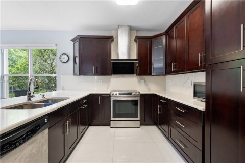 Casa en venta en Miramar, Florida, 5 dormitorios, 257.43 m2 № 1240775 - foto 13