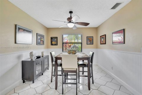 Villa ou maison à vendre à Tamarac, Floride: 3 chambres, 162.11 m2 № 1377298 - photo 5