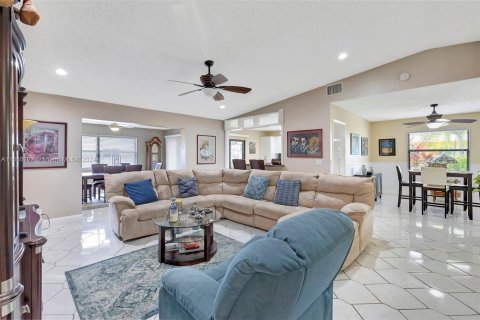 Villa ou maison à vendre à Tamarac, Floride: 3 chambres, 162.11 m2 № 1377298 - photo 14