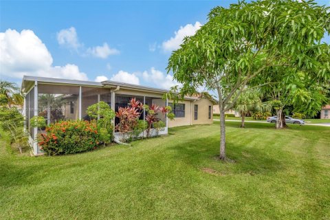 Villa ou maison à vendre à Tamarac, Floride: 3 chambres, 162.11 m2 № 1377298 - photo 30