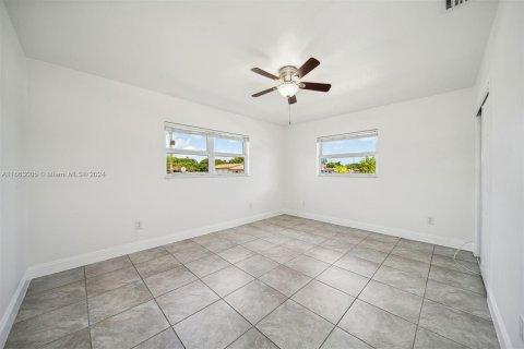 Casa en venta en West Park, Florida, 6 dormitorios, 187.11 m2 № 1377301 - foto 13