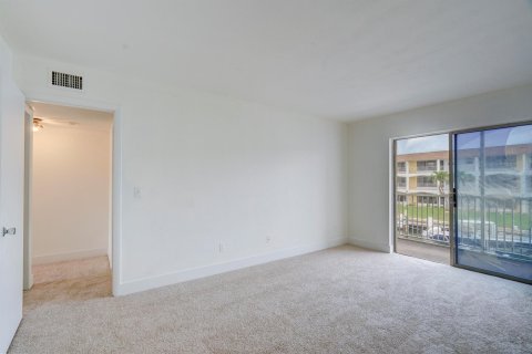 Condo in North Palm Beach, Florida, 2 bedrooms  № 1073884 - photo 11