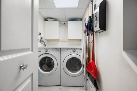 Снять в аренду таунхаус в Бойнтон-Бич, Флорида 2 спальни, 185.43м2, № 1091865 - фото 28