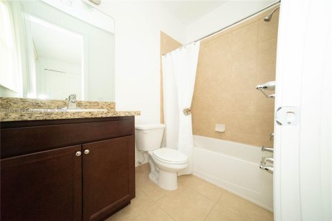 Touwnhouse à vendre à Pembroke Pines, Floride: 3 chambres, 193.05 m2 № 1221833 - photo 28