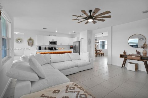 Купить виллу или дом в Хомстед, Флорида 4 спальни, 246.56м2, № 1073463 - фото 19