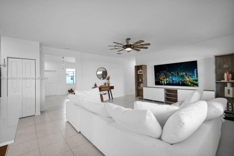 Casa en venta en Homestead, Florida, 4 dormitorios, 246.56 m2 № 1073463 - foto 25