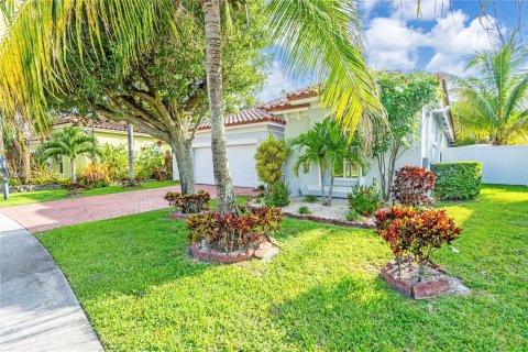 Villa ou maison à vendre à Miramar, Floride: 3 chambres, 143.26 m2 № 1075359 - photo 2