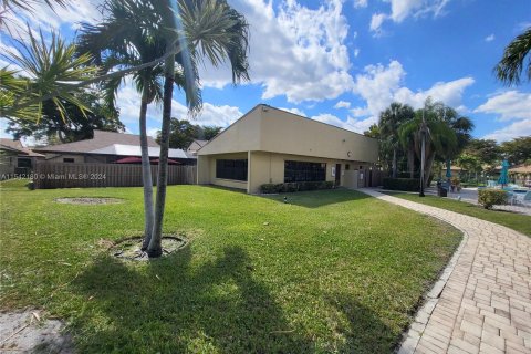 Villa ou maison à vendre à Davie, Floride: 2 chambres, 169.08 m2 № 1043917 - photo 20