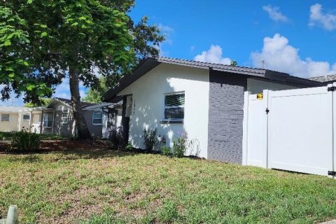 House in Holiday, Florida 3 bedrooms, 96.8 sq.m. № 1263788 - photo 7