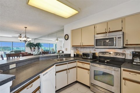 Condominio en venta en Pompano Beach, Florida, 2 dormitorios, 113.53 m2 № 1389987 - foto 9