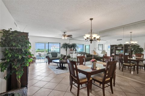 Condominio en venta en Pompano Beach, Florida, 2 dormitorios, 113.53 m2 № 1389987 - foto 10