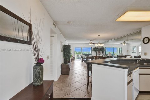 Condominio en venta en Pompano Beach, Florida, 2 dormitorios, 113.53 m2 № 1389987 - foto 2