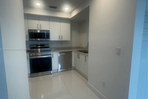 Condominio en alquiler en Doral, Florida, 1 dormitorio, 77.85 m2 № 1384435 - foto 4