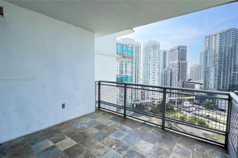 Condo in Miami, Florida, 2 bedrooms  № 1384434 - photo 2