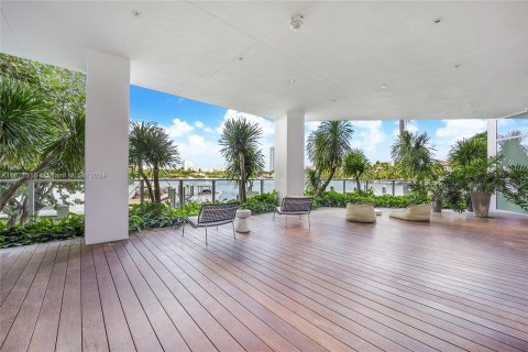 Condo in Miami Beach, Florida, 2 bedrooms  № 1394932 - photo 16