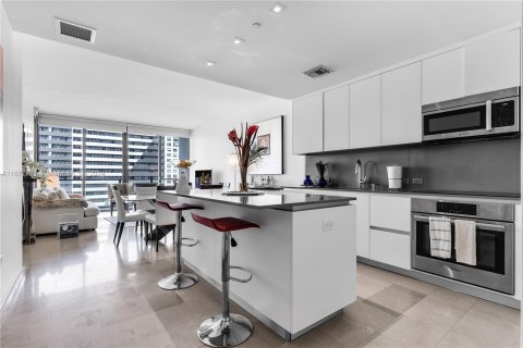 Condo in Miami, Florida, 1 bedroom  № 1395029 - photo 11