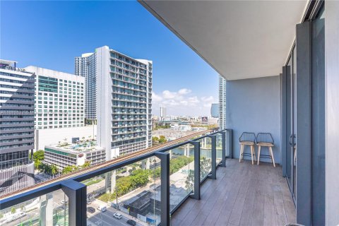 Condo in Miami, Florida, 1 bedroom  № 1395029 - photo 3